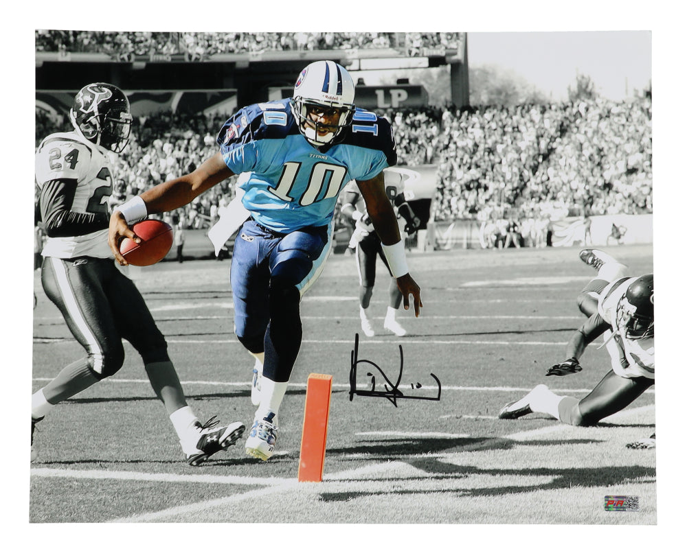 Vince Young Tennessee Autographed Photo 16x20 (PIA)