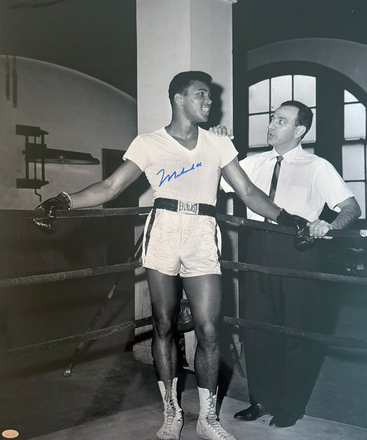 Muhammad Ali Signed 16x20 Boxing Autographed Photograph Mounted